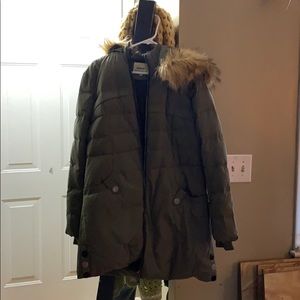 Olive green mid length puffer coat w/fur trim hood